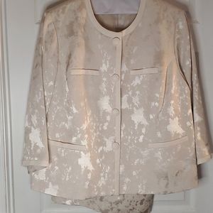 Kasper 22W skirt suit